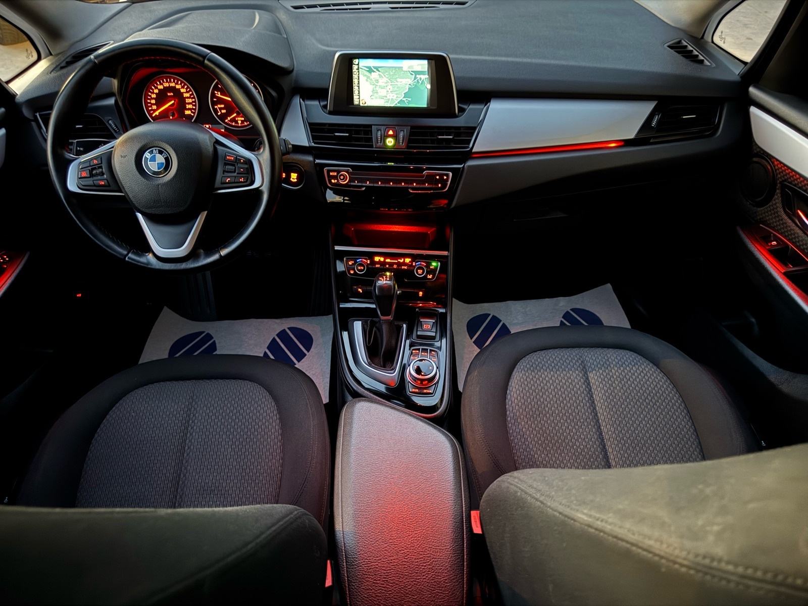 BMW serija 2 GranTourer 218d AUTOMATIK—7 SJEDALA—AMBIENT—ACC—NAV—2xPDC, fotografija 14