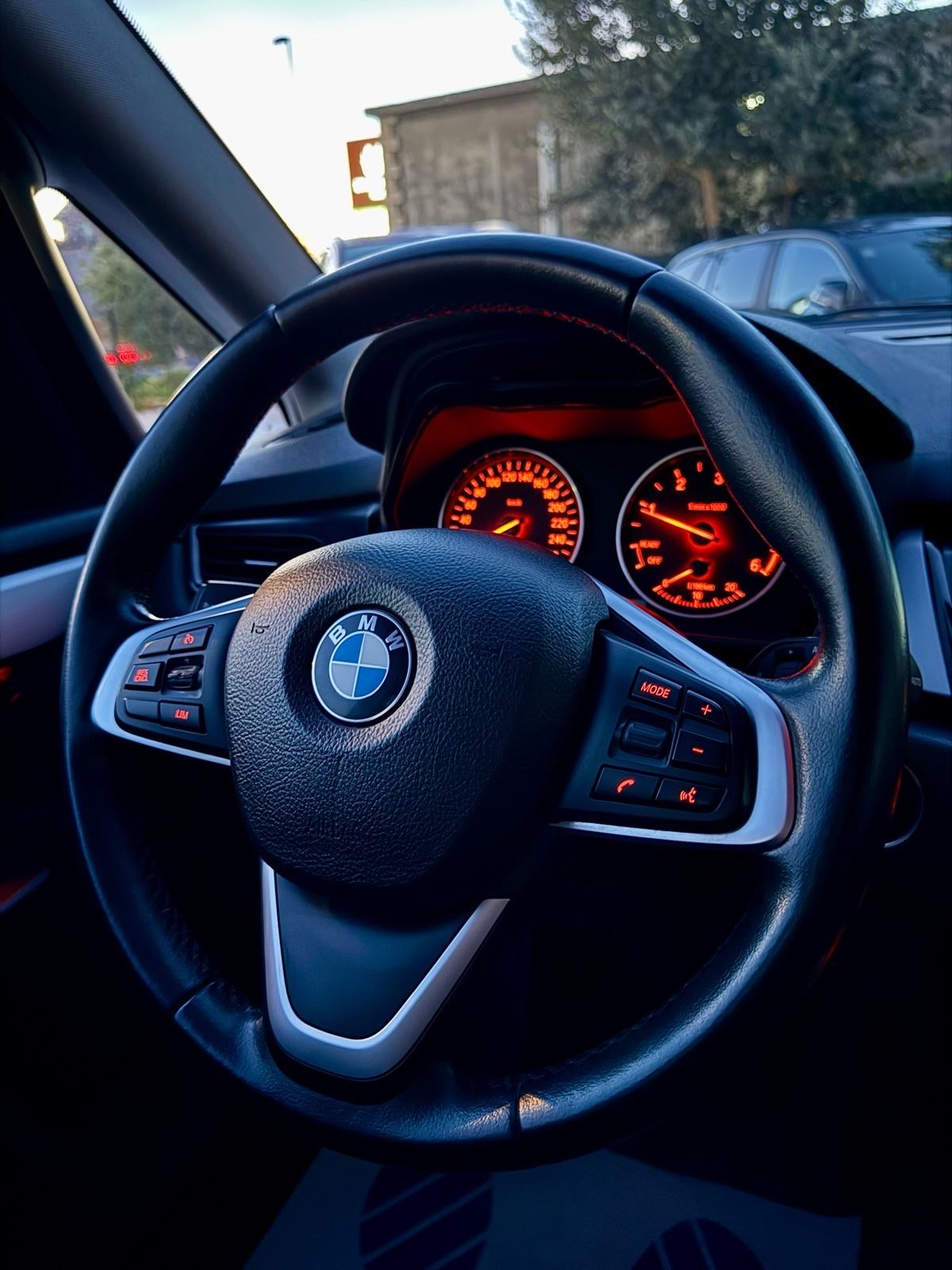 BMW serija 2 GranTourer 218d AUTOMATIK—7 SJEDALA—AMBIENT—ACC—NAV—2xPDC, fotografija 16