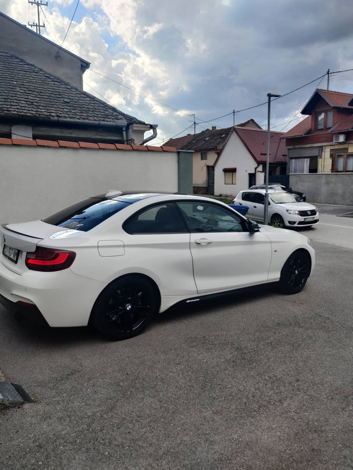 BMW serija 2 M235i---TOP STANJE----SERVISNA BMW---, fotografija 9