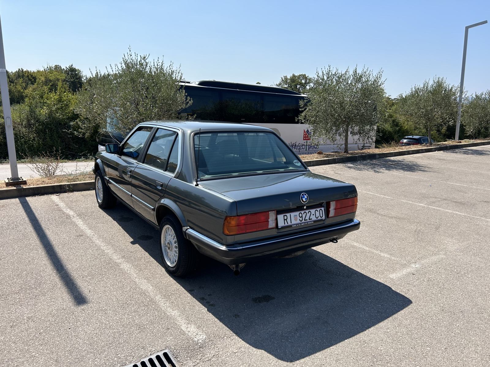 BMW serija 3 316, fotografija 6
