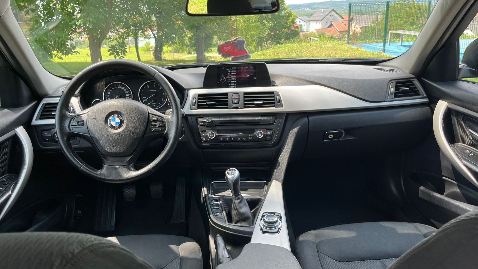 BMW serija 3 316d (2.0motor) Top stanje. Reg 03/27, fotografija 17