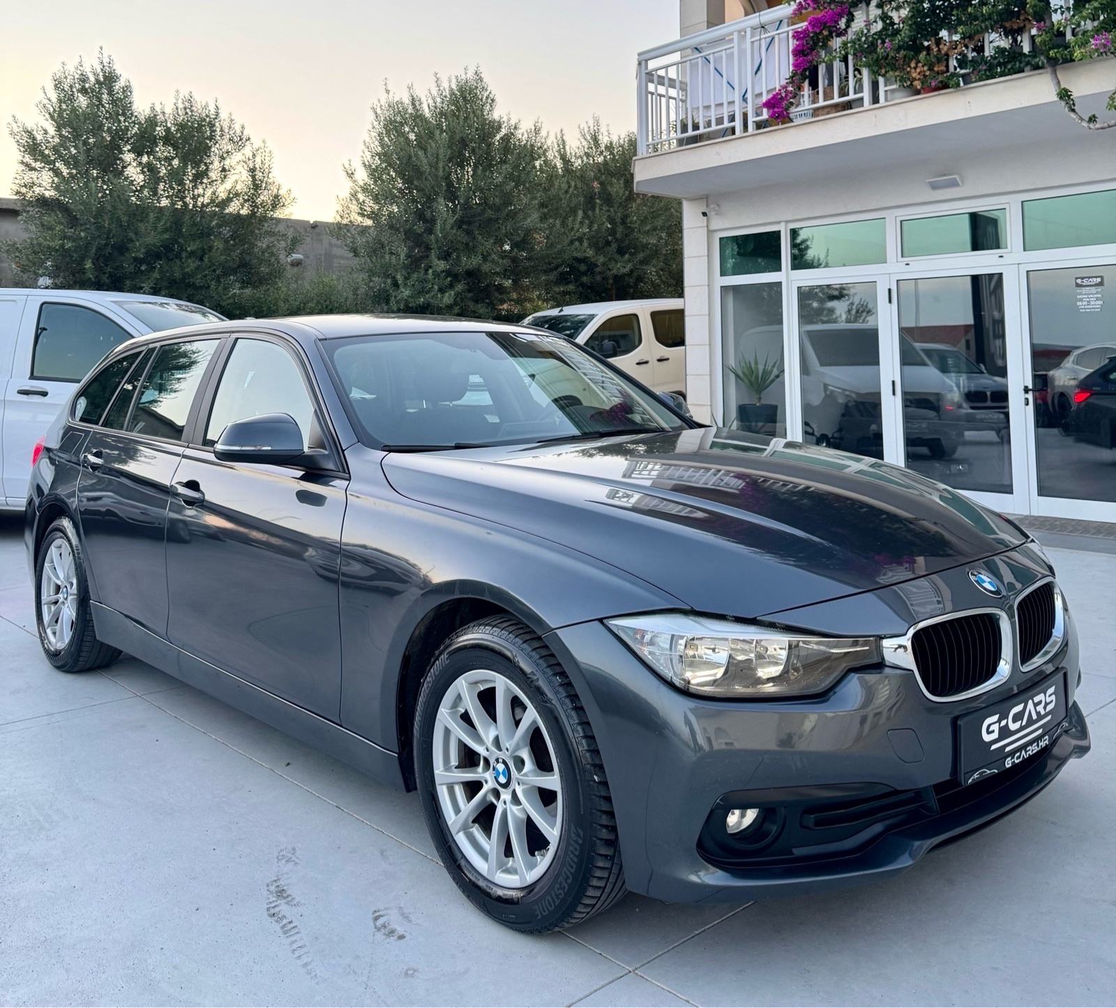 BMW serija 3 316d —Mod 2017 LCI—140tkm—SERVISNA—REG.GOD.DANA—NAVI—PDC!, fotografija 13