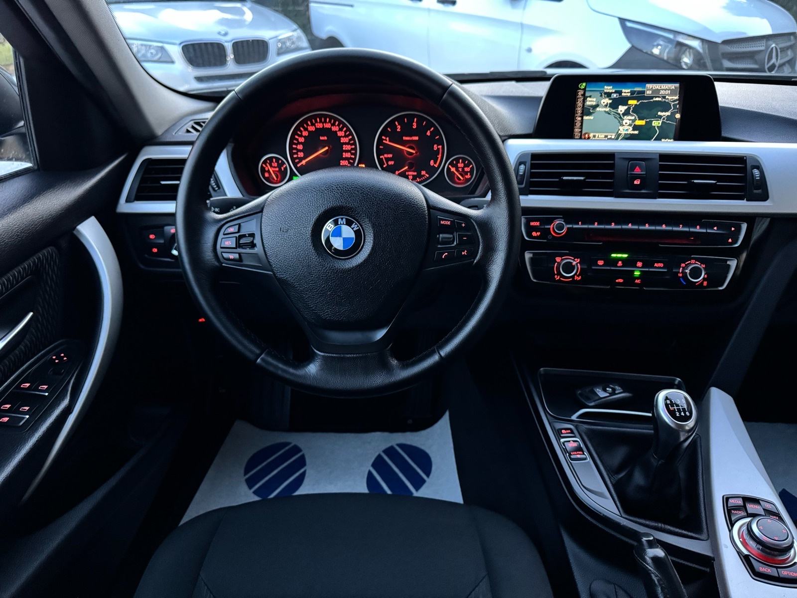 BMW serija 3 316d —Mod 2017 LCI—140tkm—SERVISNA—REG.GOD.DANA—NAVI—PDC!, fotografija 17