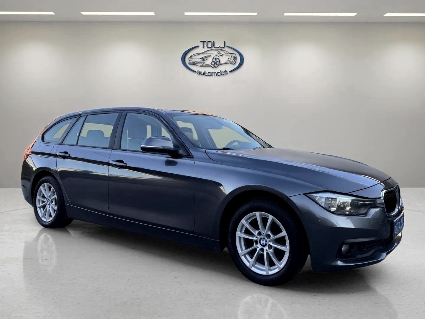 BMW serija 3 316d**REGISTRIRAN**TOP STANJE**SERVISI**NAVI**, fotografija 2