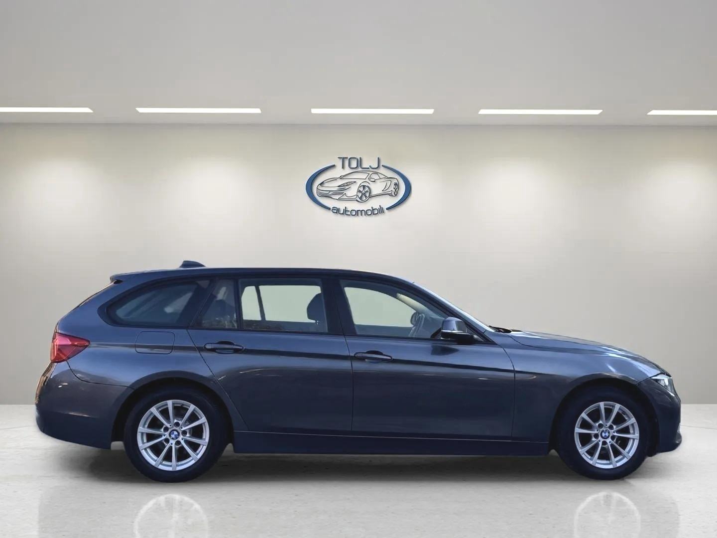 BMW serija 3 316d**REGISTRIRAN**TOP STANJE**SERVISI**NAVI**, fotografija 3