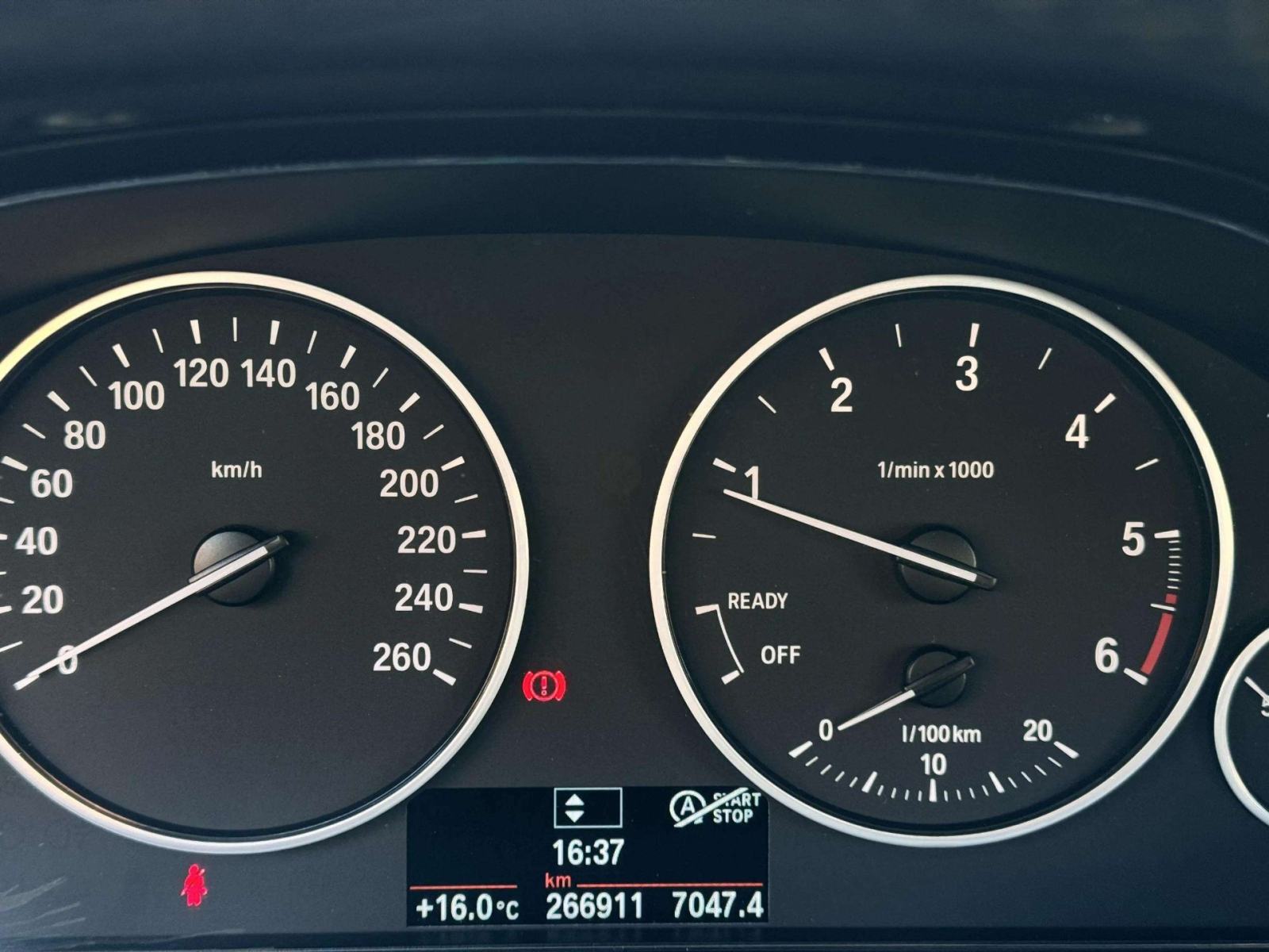 BMW serija 3 316d**REGISTRIRAN**TOP STANJE**SERVISI**NAVI**, fotografija 6