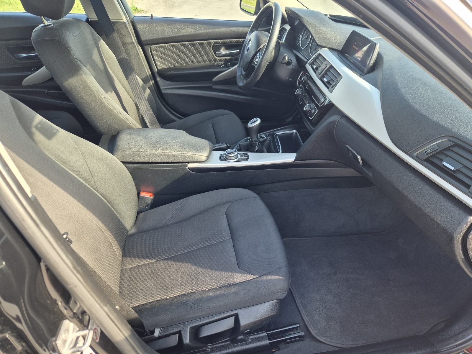 BMW serija 3 316d, fotografija 16