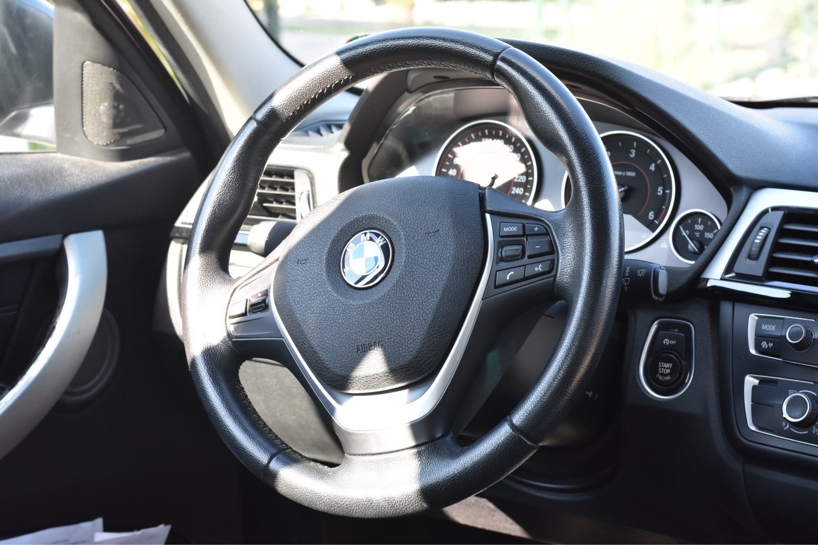BMW serija 3 316d, fotografija 9