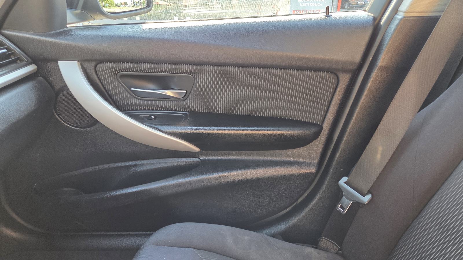 BMW serija 3 316d, fotografija 8