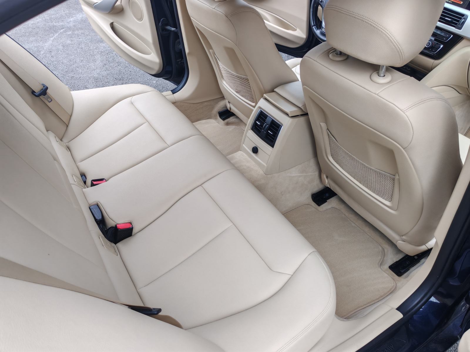 BMW serija 3 316d LCI, fotografija 12
