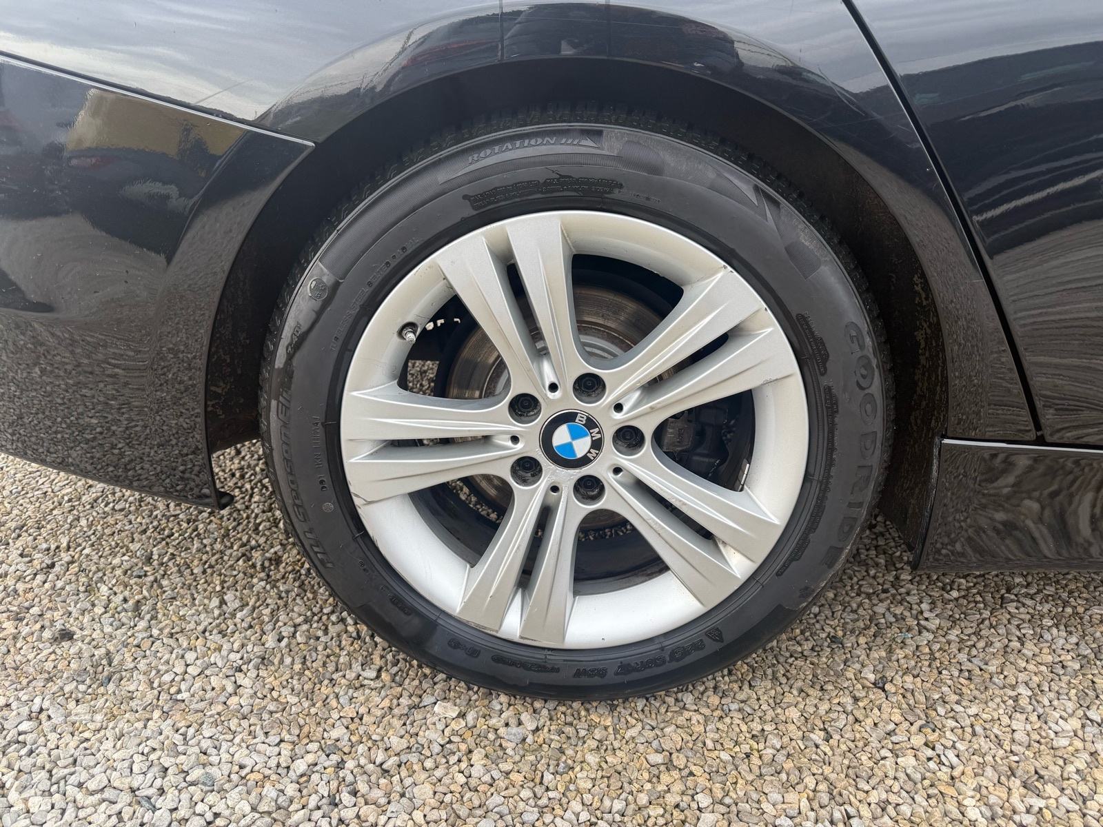 BMW serija 3 318 d*AUTOMATIK*SPORT*NAVI*XENON*START STOP*PDC*ALU*SERVI, fotografija 9