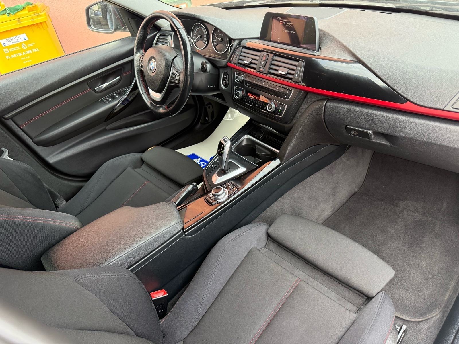 BMW serija 3 318 d*AUTOMATIK*SPORT*NAVI*XENON*START STOP*PDC*ALU*SERVI, fotografija 12