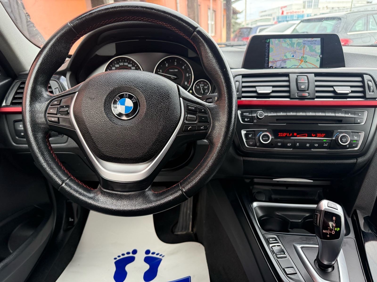 BMW serija 3 318 d*AUTOMATIK*SPORT*NAVI*XENON*START STOP*PDC*ALU*SERVI, fotografija 15