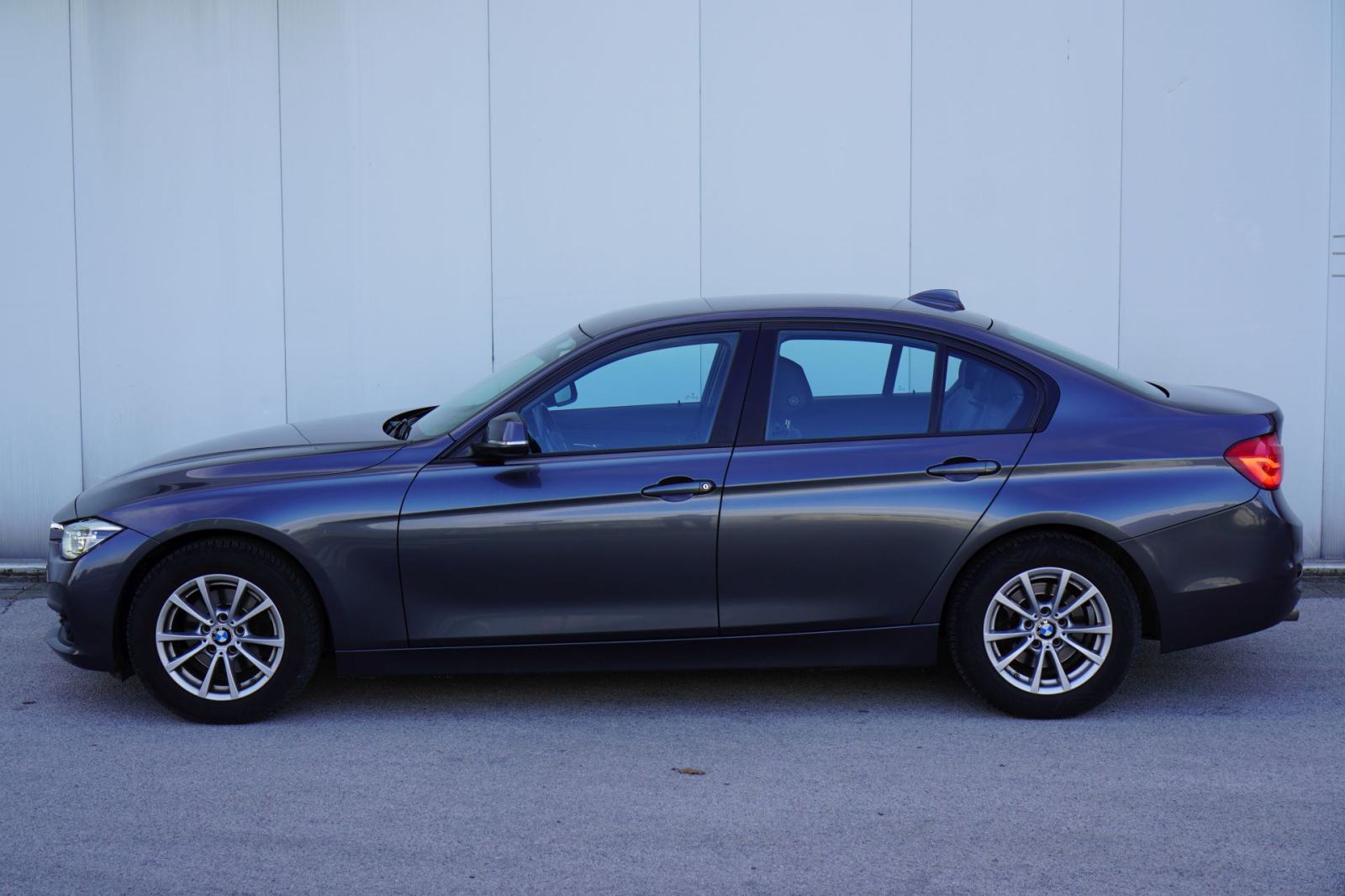 BMW serija 3 318d, 2.0 B47, automatik - Novi servis, fotografija 3