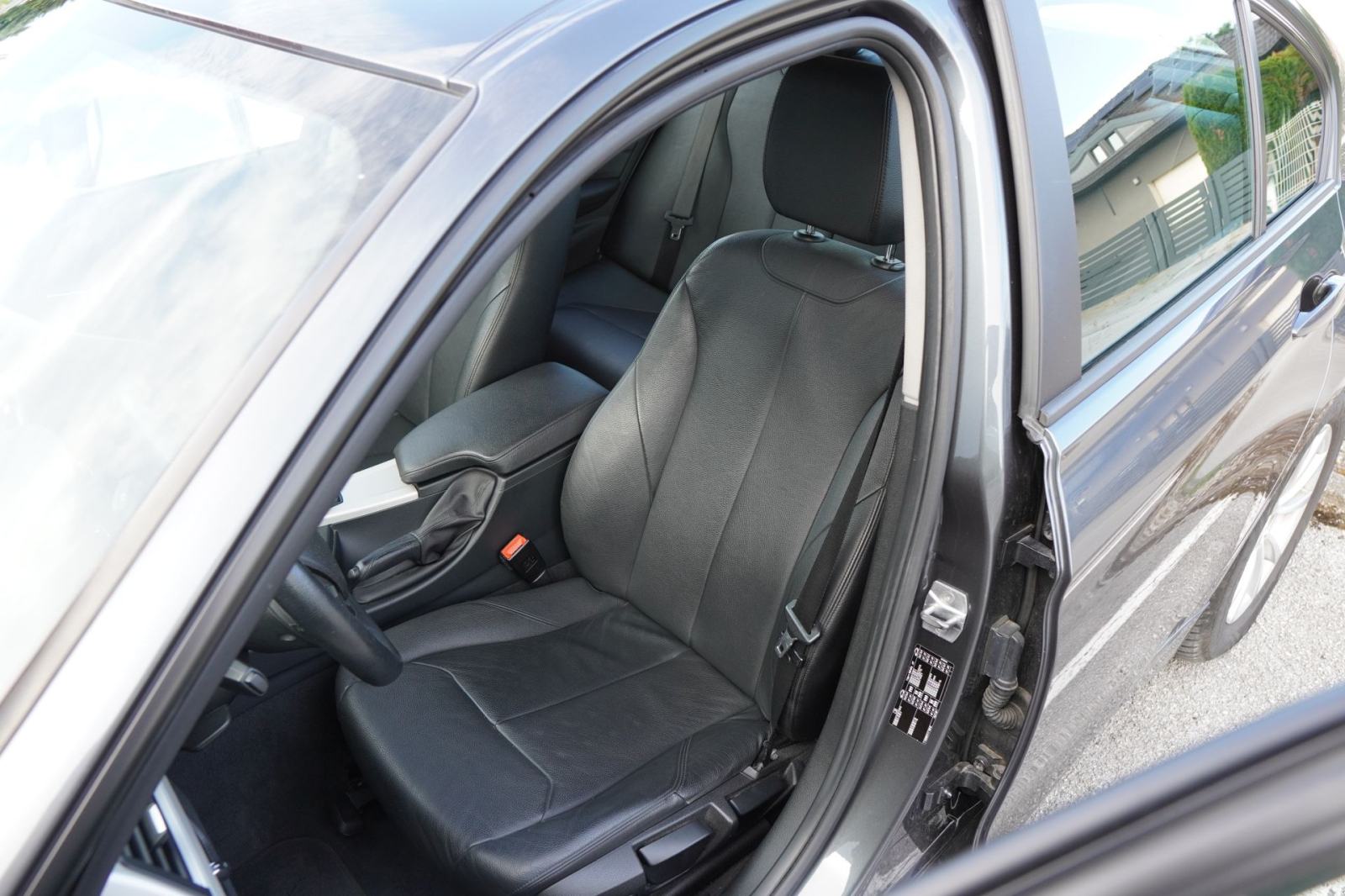 BMW serija 3 318d, 2.0 B47, automatik - Novi servis, fotografija 15