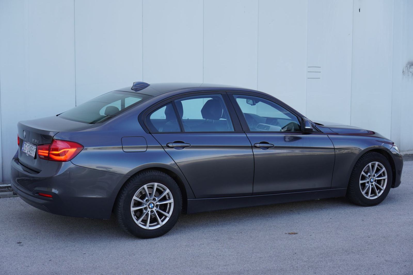 BMW serija 3 318d, 2.0 B47, automatik - Novi servis, fotografija 8