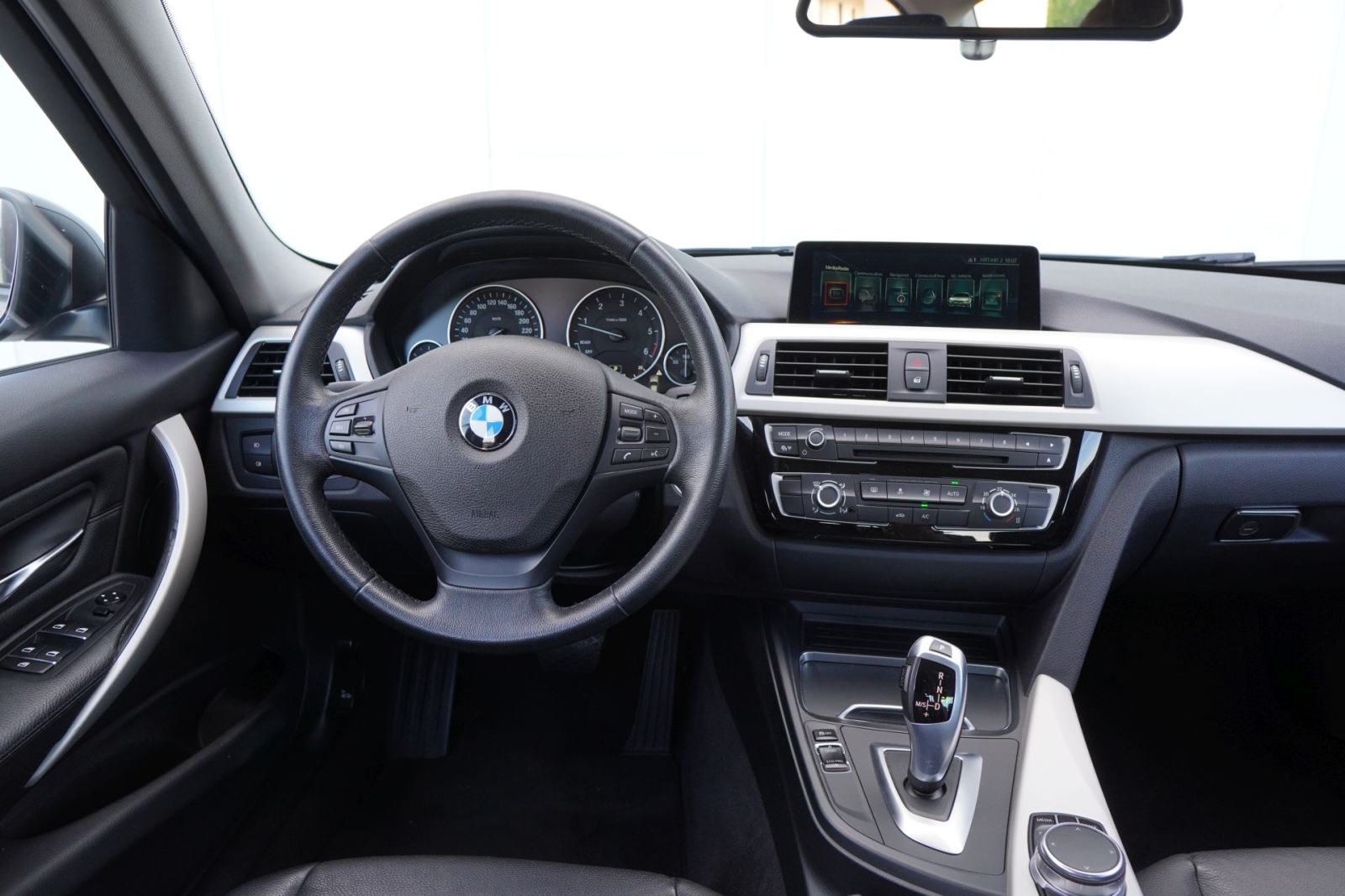 BMW serija 3 318d, 2.0 B47, automatik - Novi servis, fotografija 13