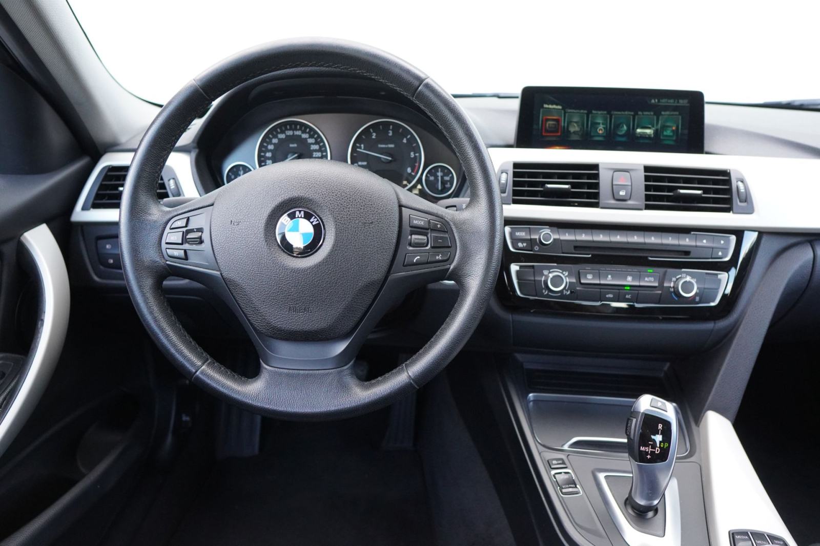 BMW serija 3 318d, 2.0 B47, automatik - Novi servis, fotografija 14
