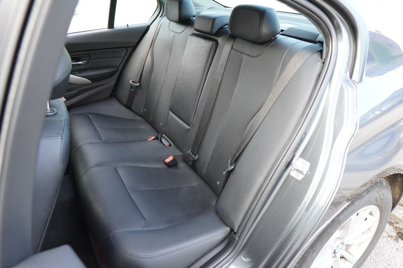 BMW serija 3 318d, 2.0 B47, automatik - Novi servis, fotografija 16