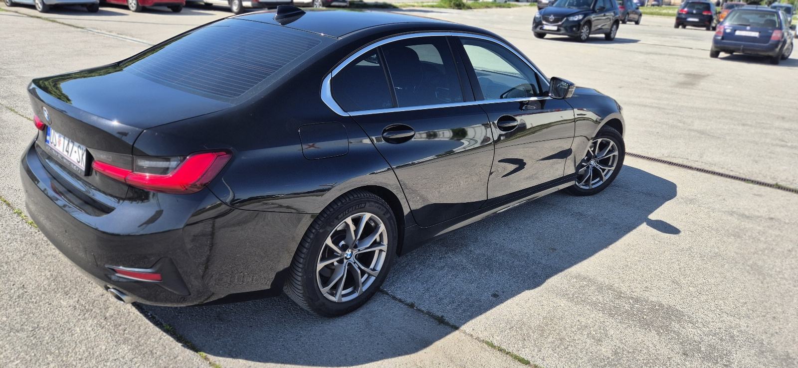 BMW 318d, 2021 | LiveCockpit Prof. | Full LED |168 tkm | ručni mjenjač, fotografija 6