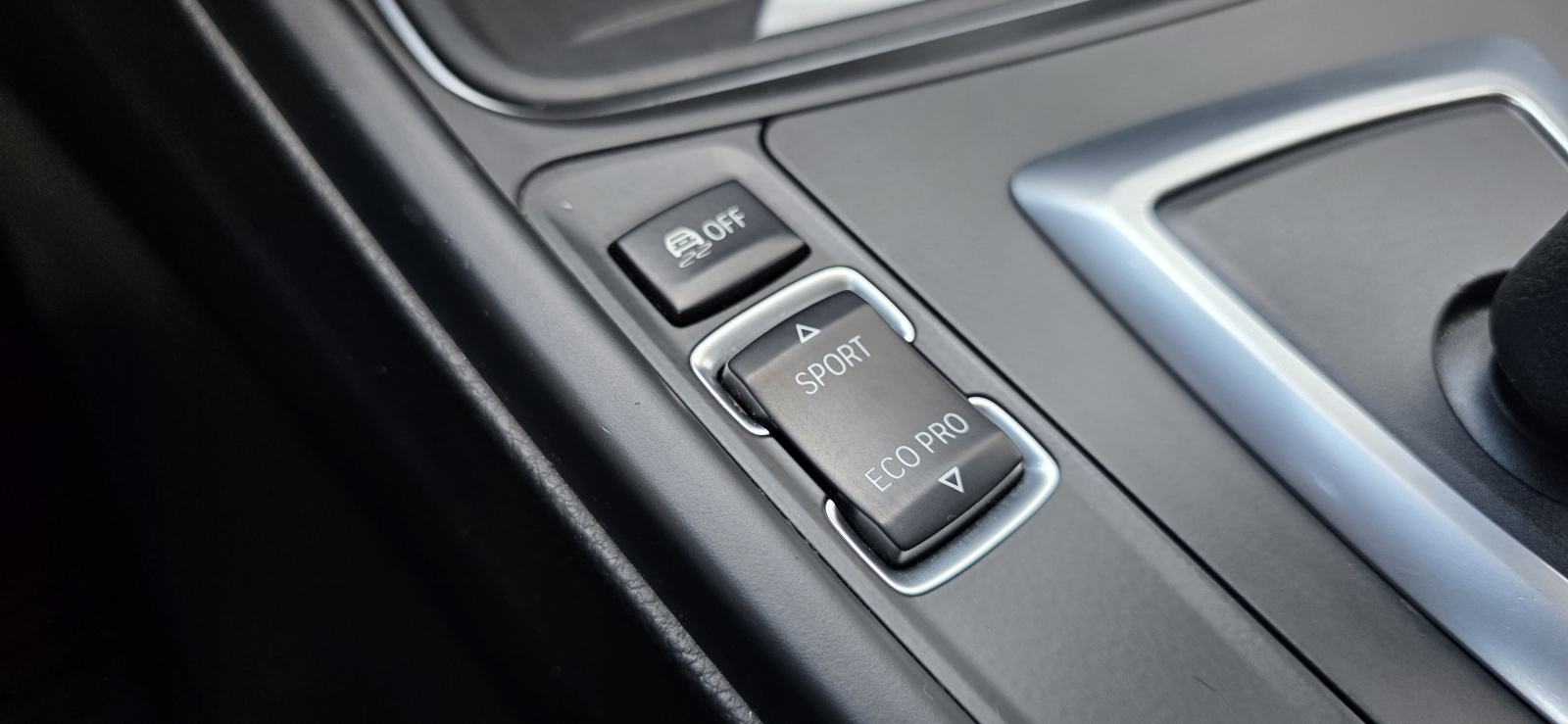 BMW 318d, AUT, BI-XENON, AUT. KLIMA, NAVI, TEMPOMAT, NA IME..., fotografija 19