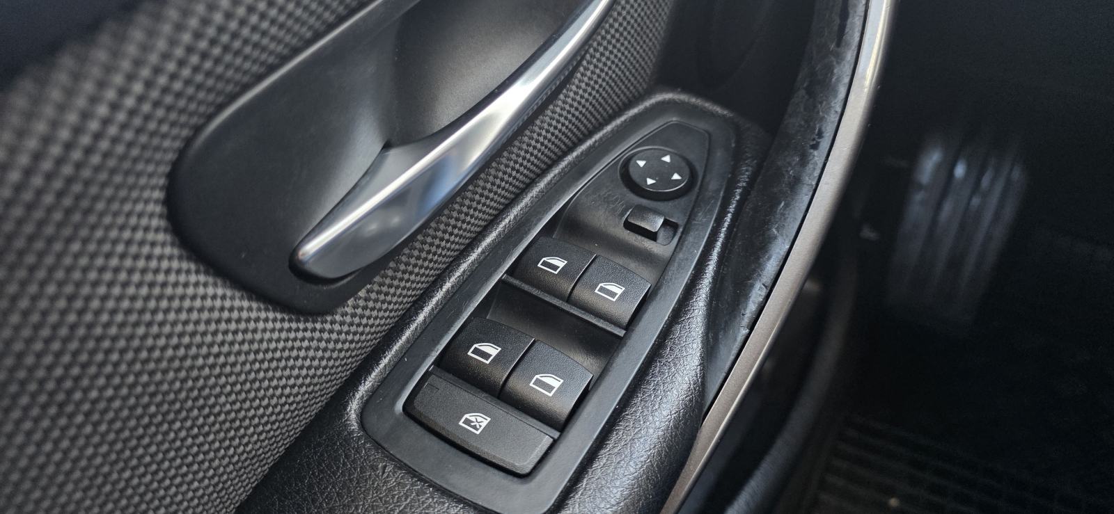 BMW 318d, AUT, BI-XENON, AUT. KLIMA, NAVI, TEMPOMAT, NA IME..., fotografija 10