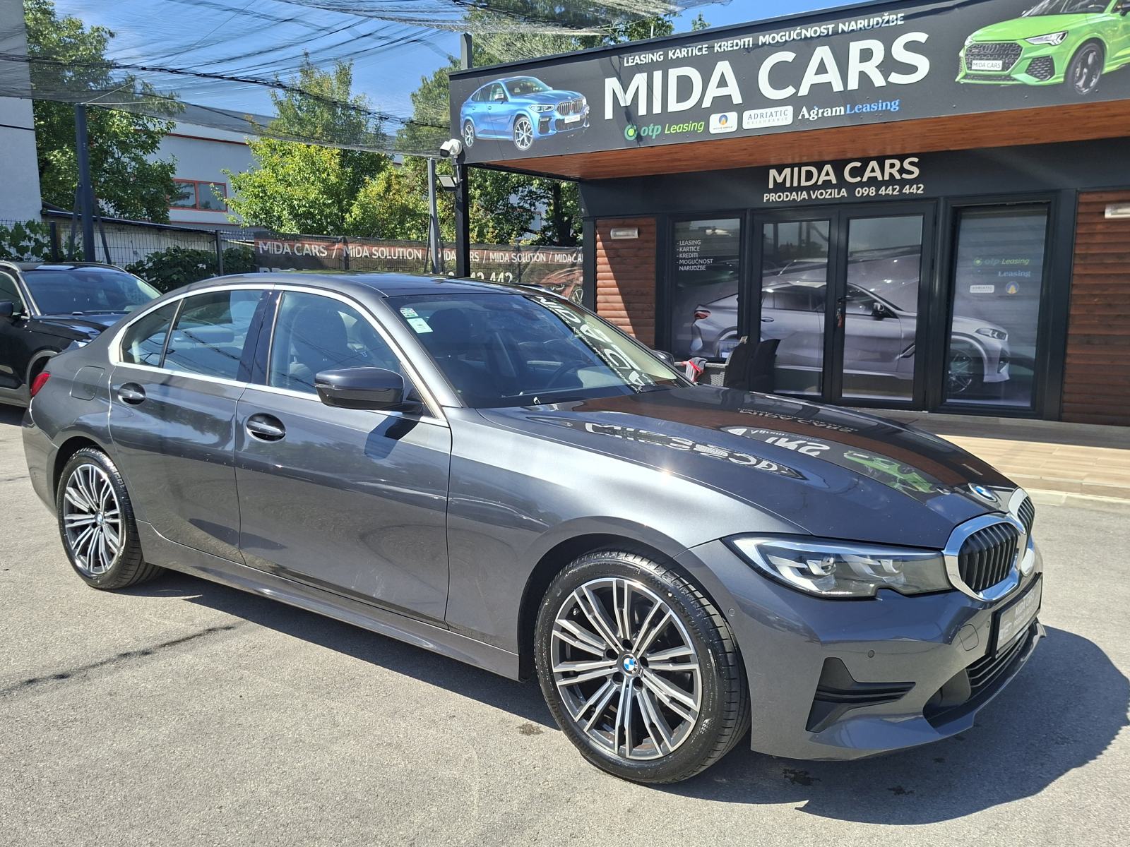 BMW serija 3 318d-AUTOMATIC-KAMERA-VIRTUAL-ALU 18-PDV-REG 1GOD, fotografija 5