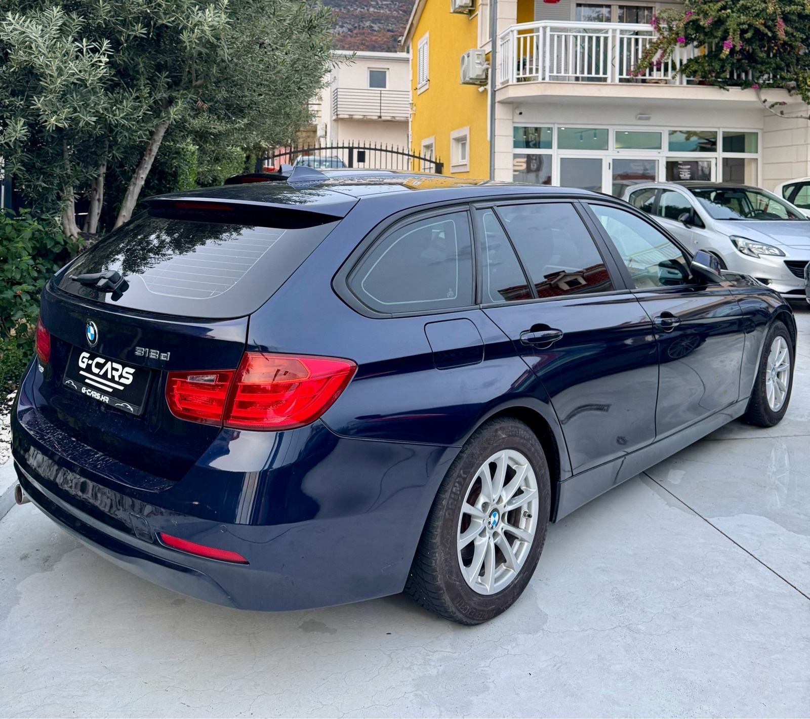 BMW serija 3 318d AUTOMATIK—2015.g—VELIKI SERVIS—REG.GOD.DANA—NAVI—PDC, fotografija 6