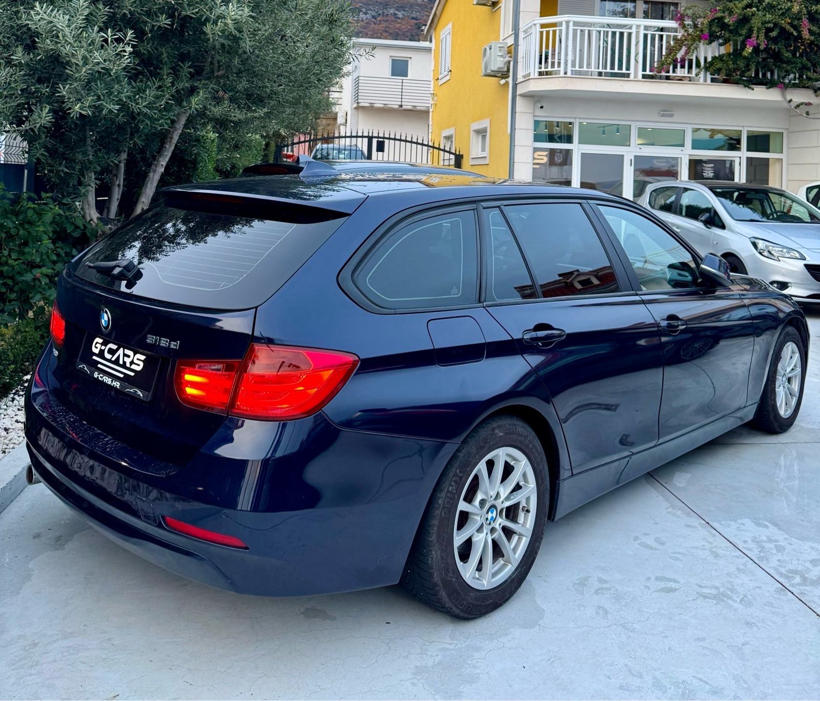 BMW serija 3 318d AUTOMATIK—2015.g—VELIKI SERVIS—REG.GOD.DANA—NAVI—PDC, fotografija 9