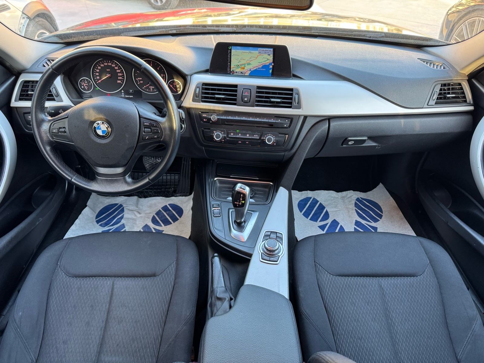 BMW serija 3 318d AUTOMATIK—2015.g—VELIKI SERVIS—REG.GOD.DANA—NAVI—PDC, fotografija 13
