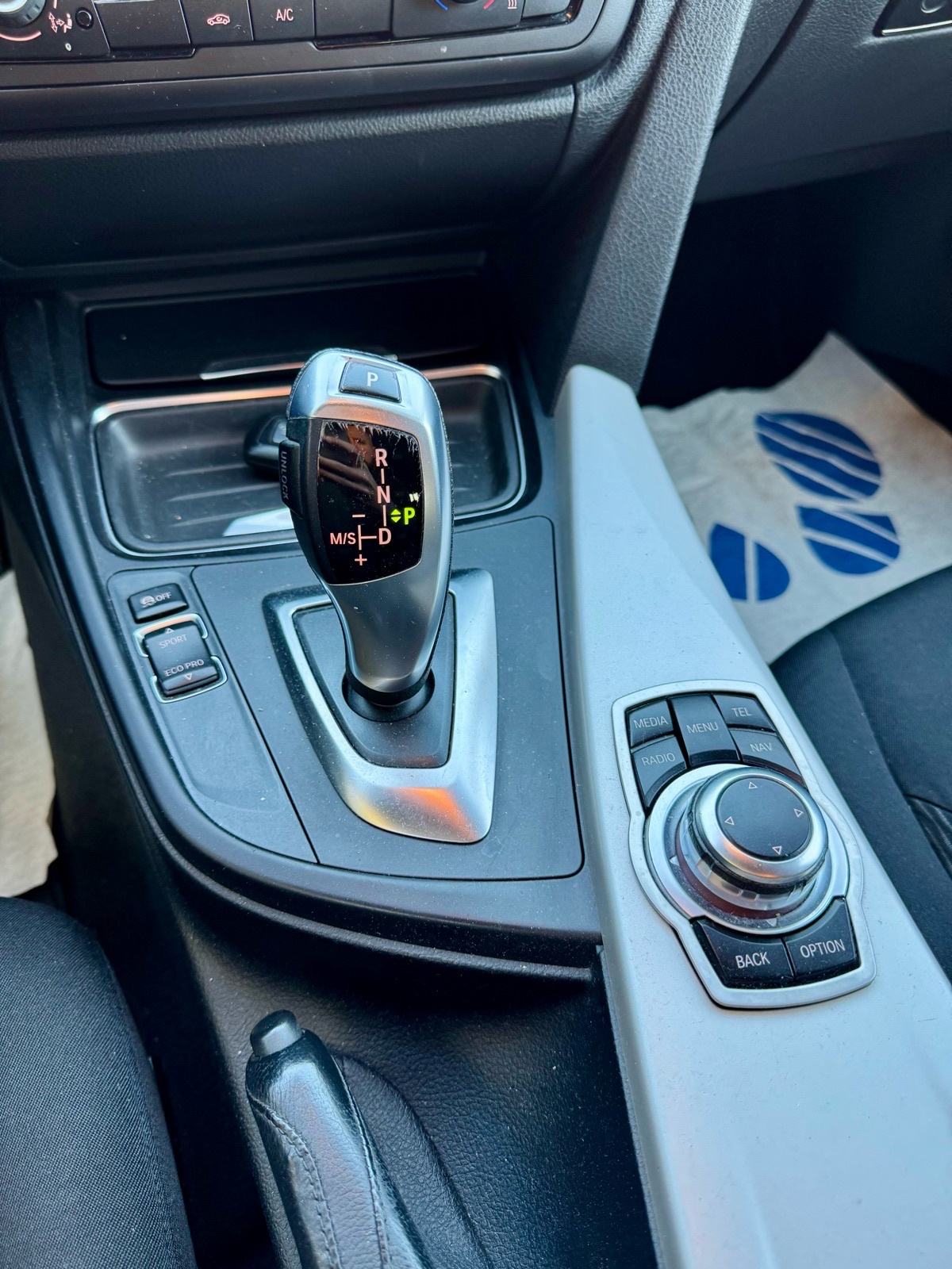 BMW serija 3 318d AUTOMATIK—2015.g—VELIKI SERVIS—REG.GOD.DANA—NAVI—PDC, fotografija 17
