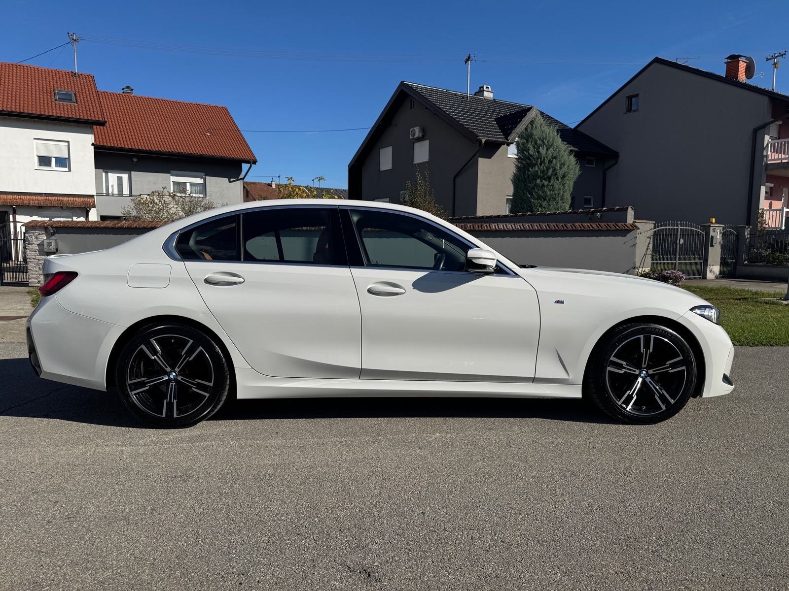 BMW serija 3 318d automatik M-paket, Registriran, fotografija 7