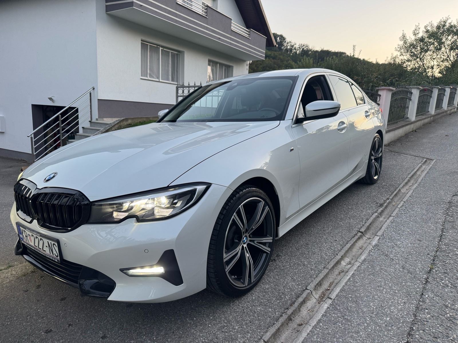 BMW serija 3 318d automatik, fotografija 3
