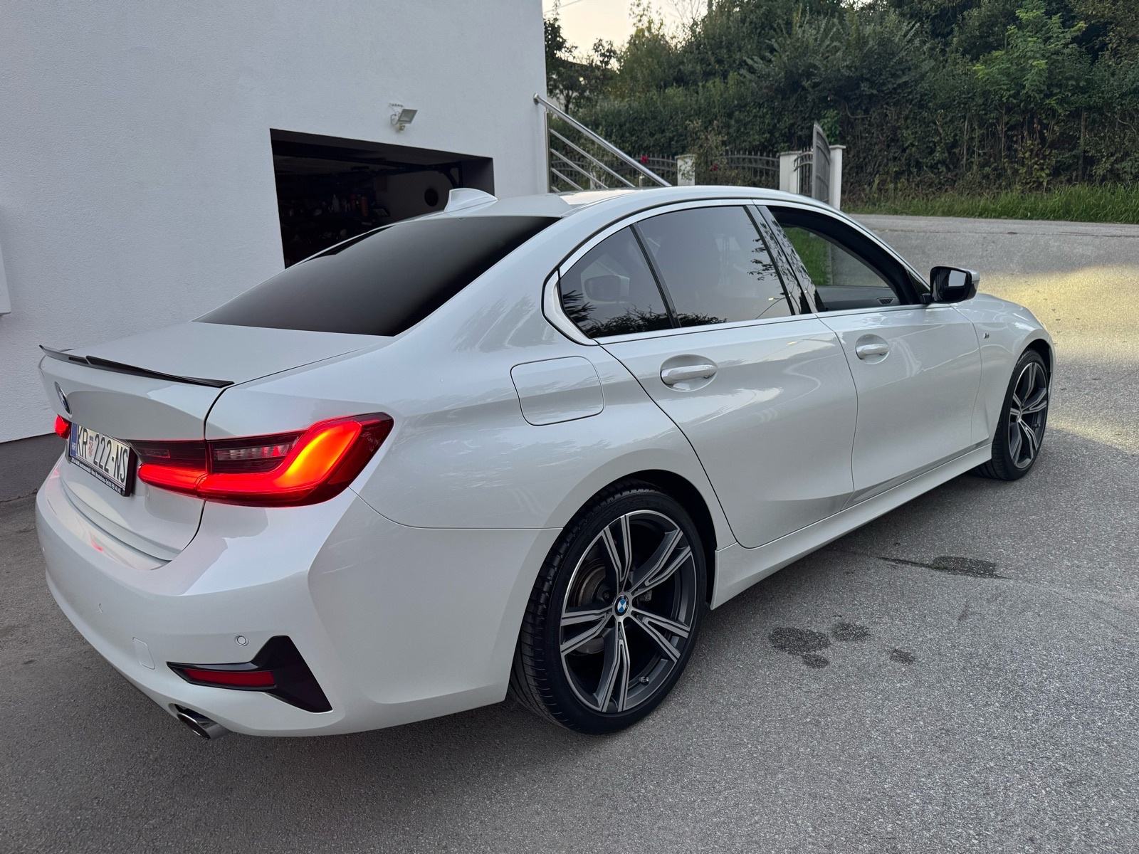 BMW serija 3 318d automatik, fotografija 4