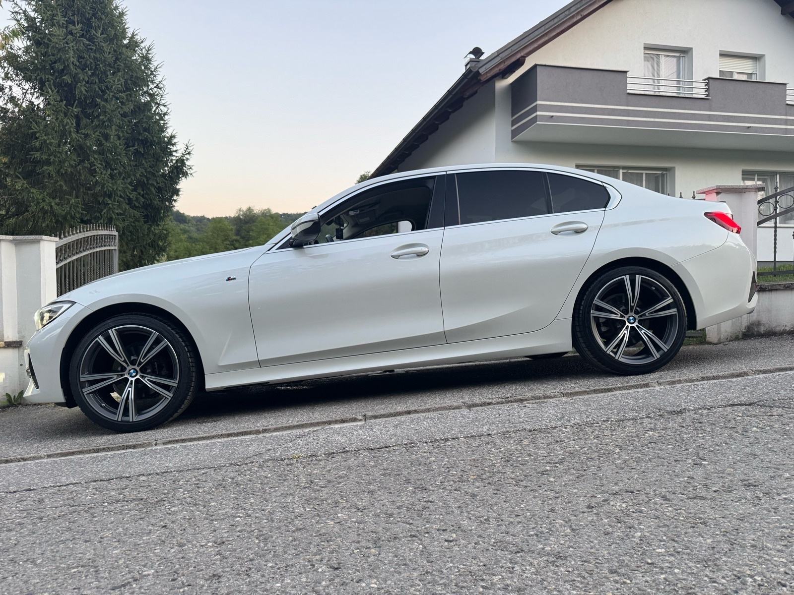 BMW serija 3 318d automatik, fotografija 2