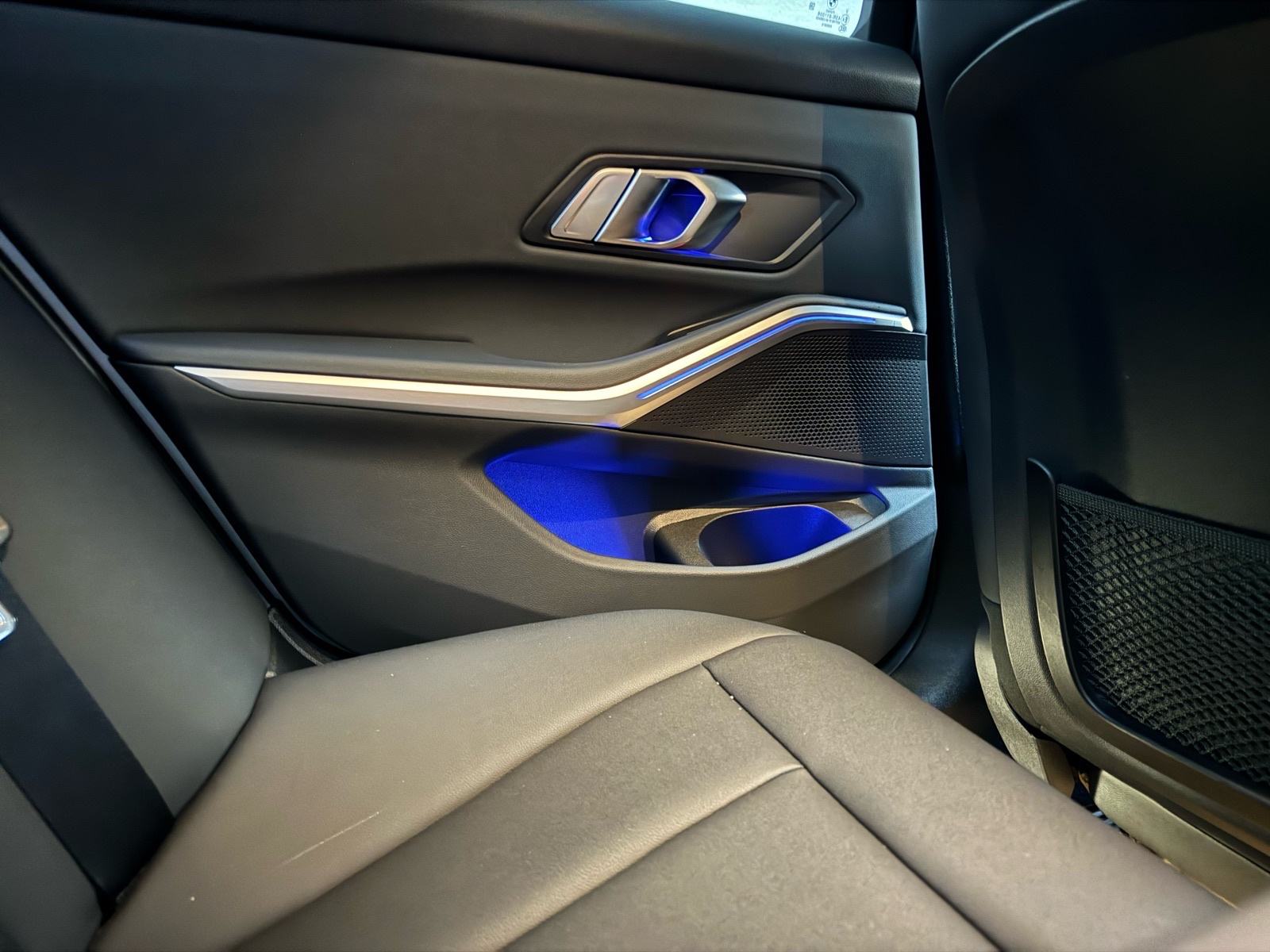 BMW serija 3 318d automatik, fotografija 9