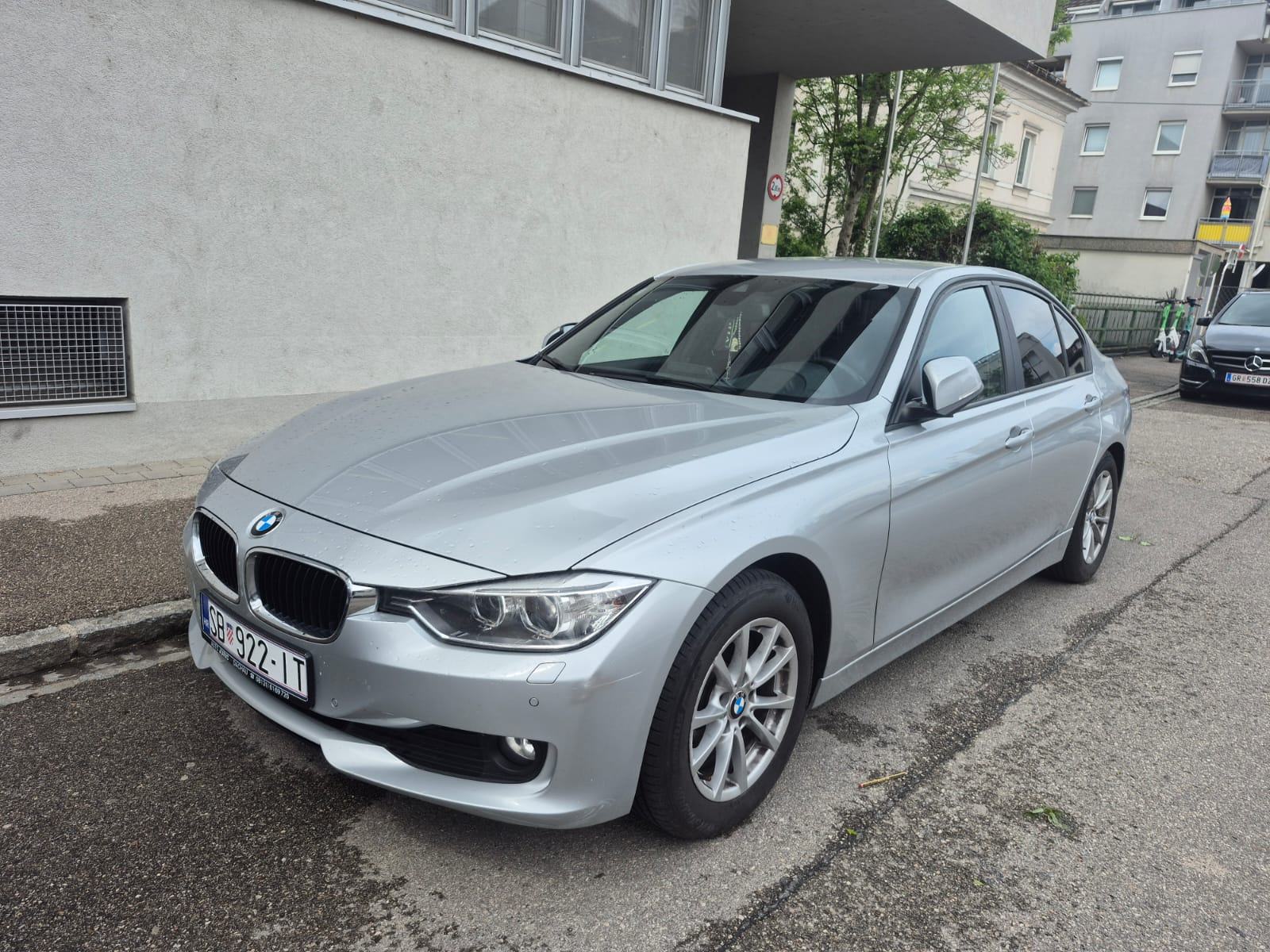 BMW F30 318d Automatik,Skrivena kuka,4dodatne zimske gume,, fotografija 3