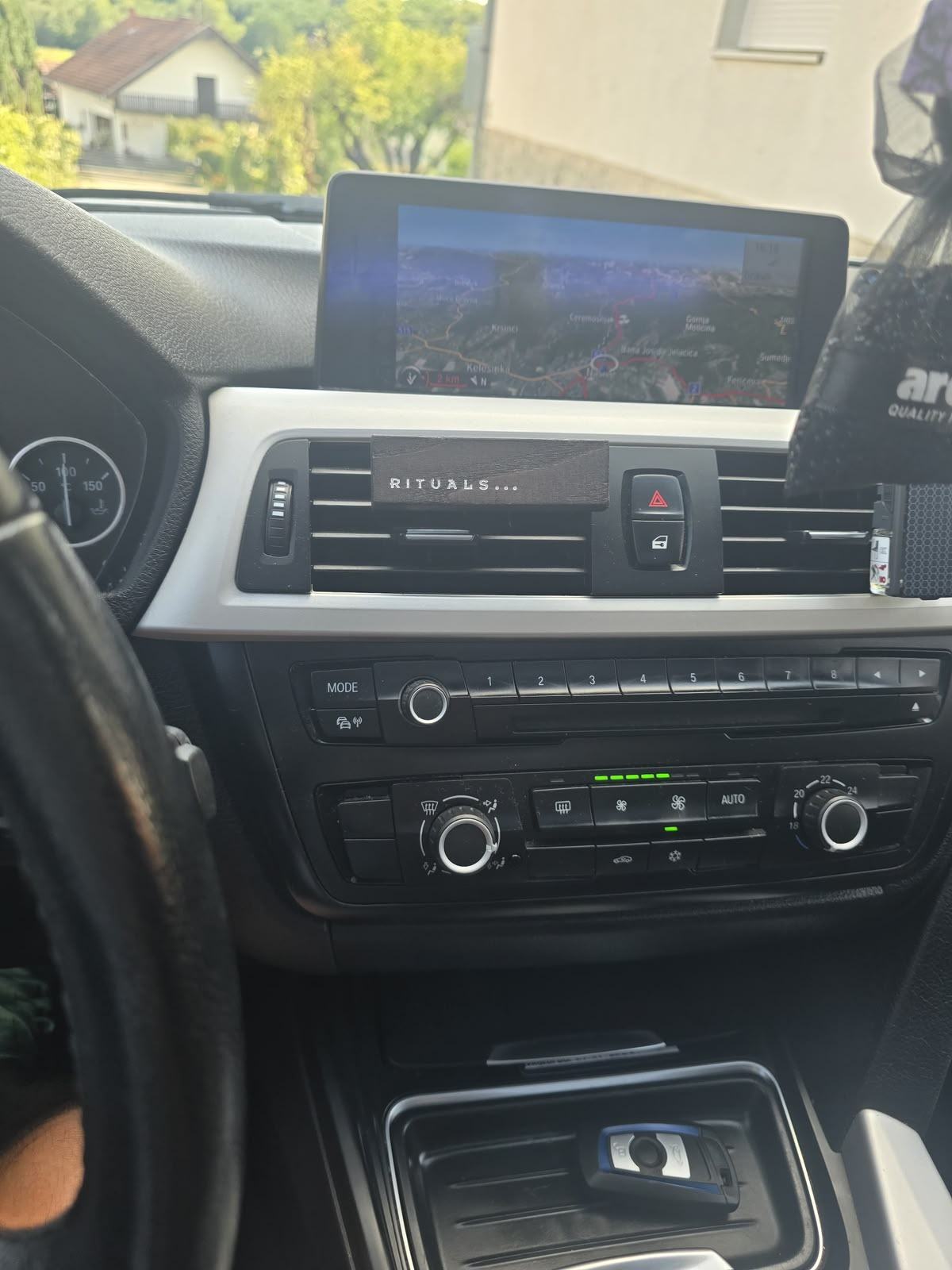 BMW serija 3 318d automatik, fotografija 11