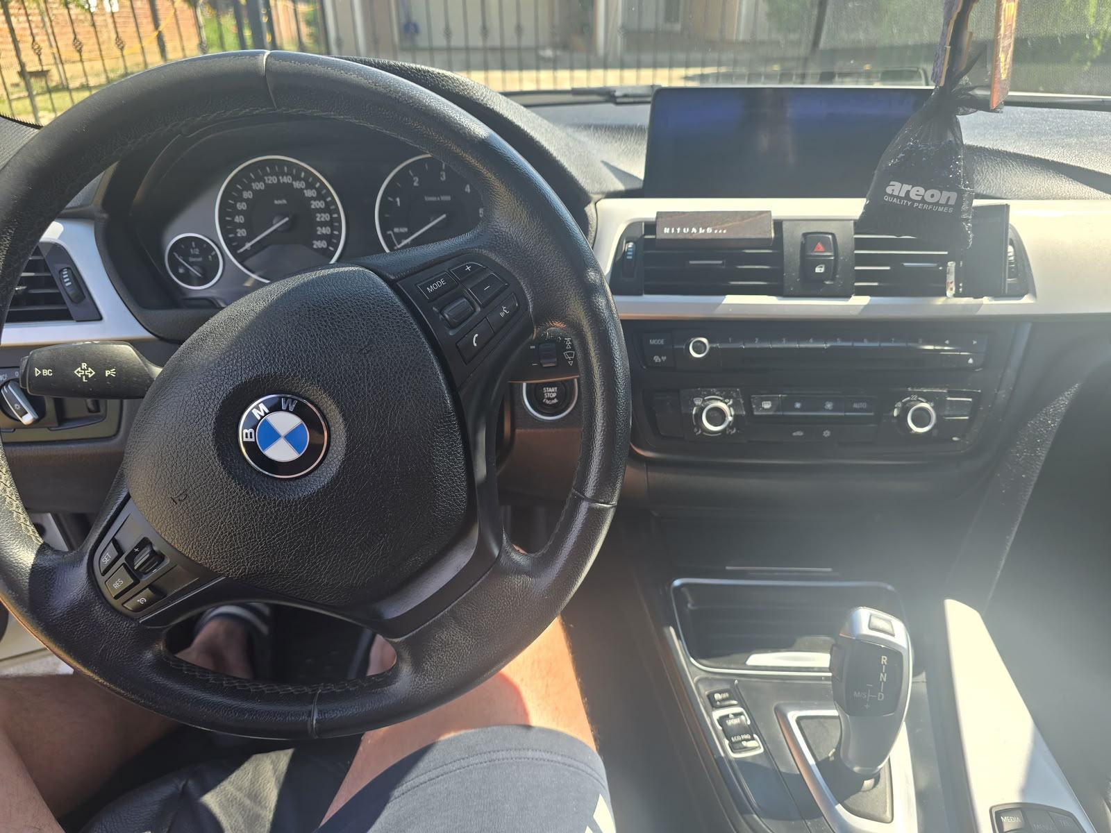 BMW serija 3 318d automatik, fotografija 12
