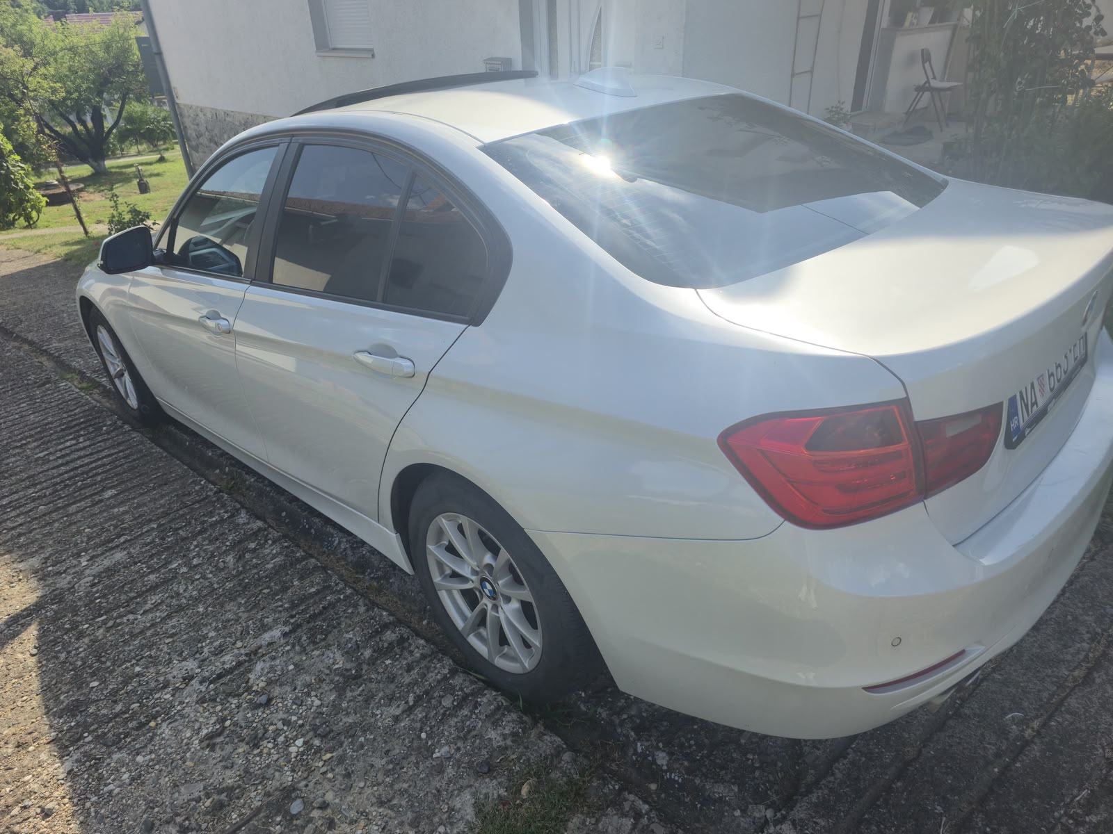 BMW serija 3 318d automatik, fotografija 5