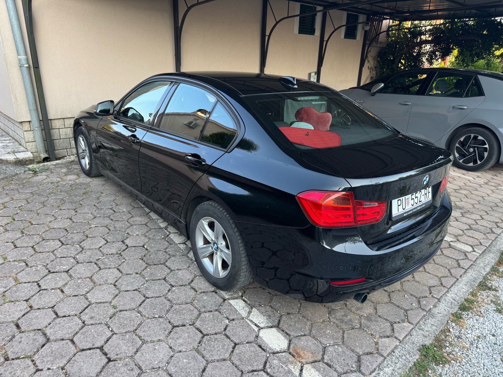 BMW serija 3 318d automatik, fotografija 3