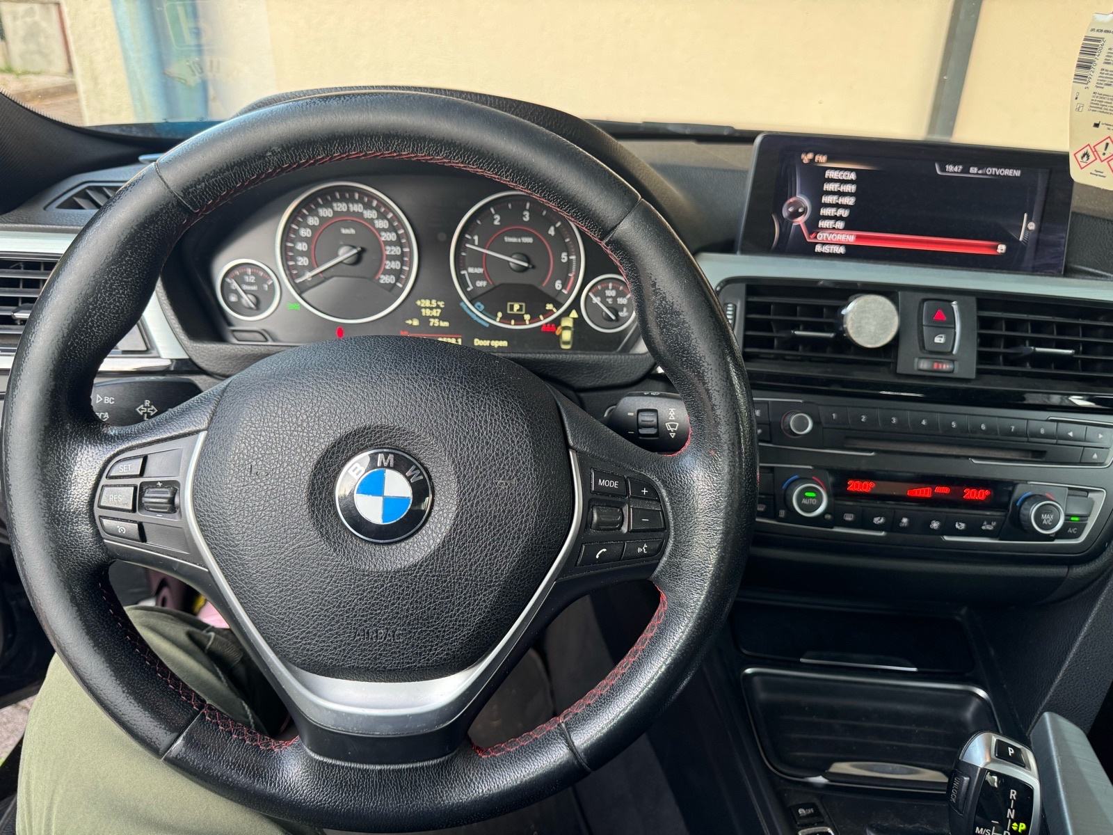 BMW serija 3 318d automatik, fotografija 11