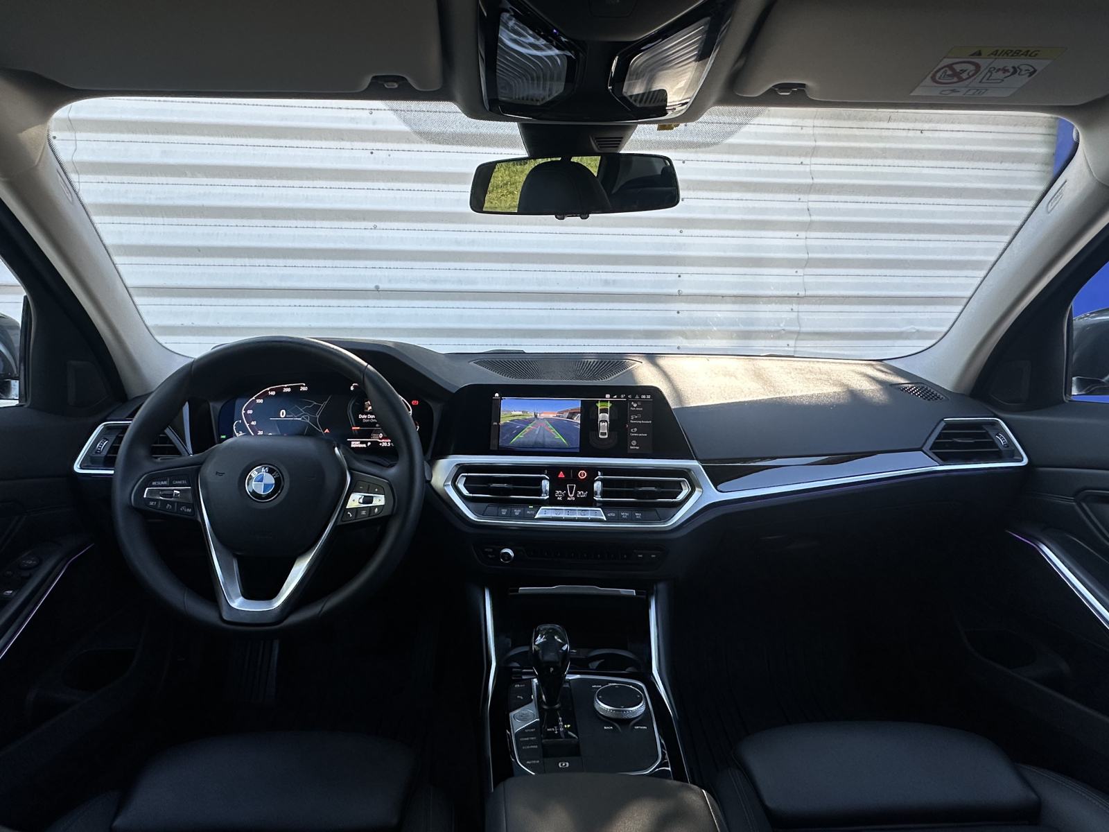 BMW serija 3 318d AUTOMATIK, DIGITALNA SERVISNA, TOP OPREMA!, fotografija 6