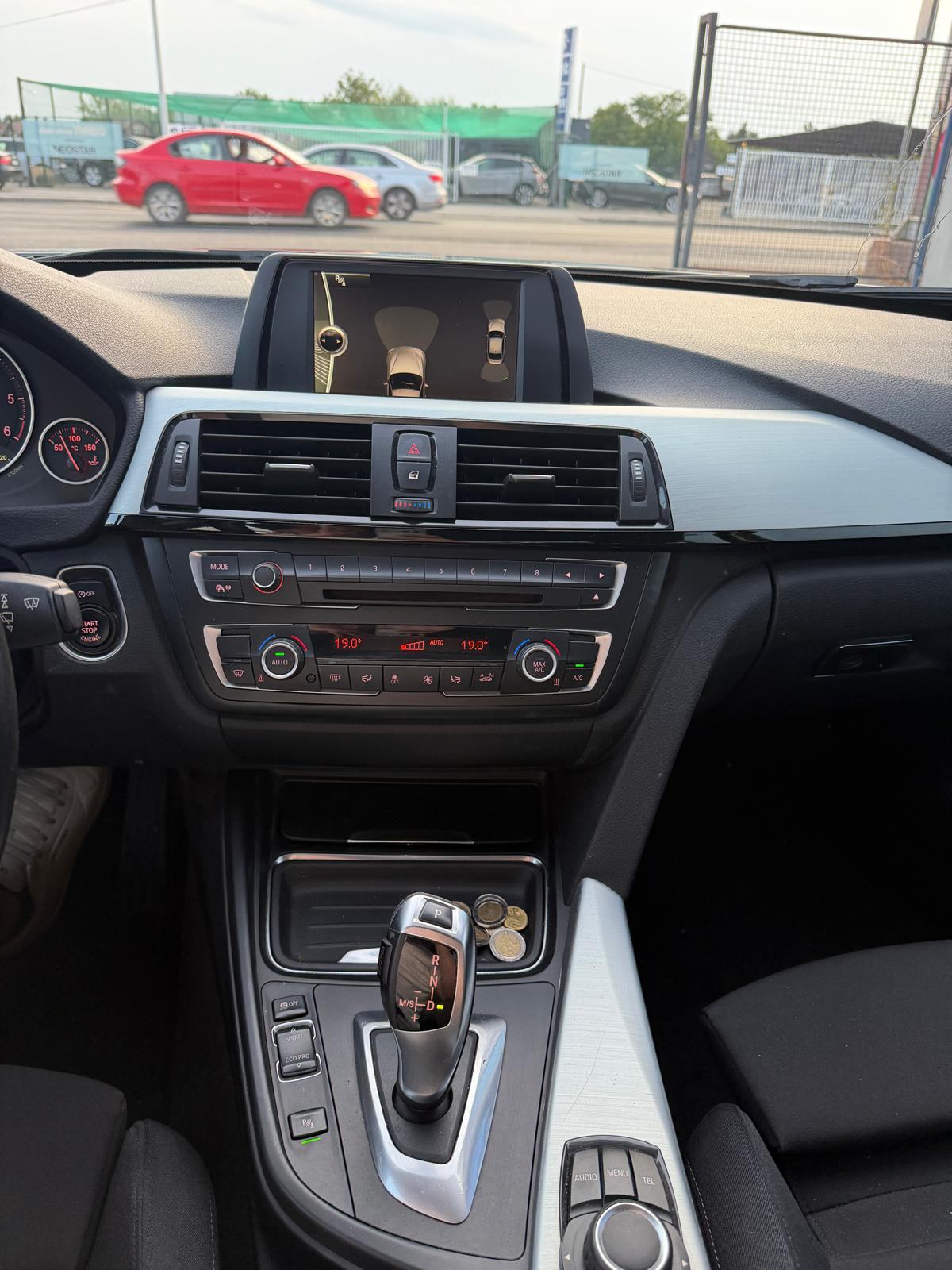 BMW serija 3 318d automatik, fotografija 13