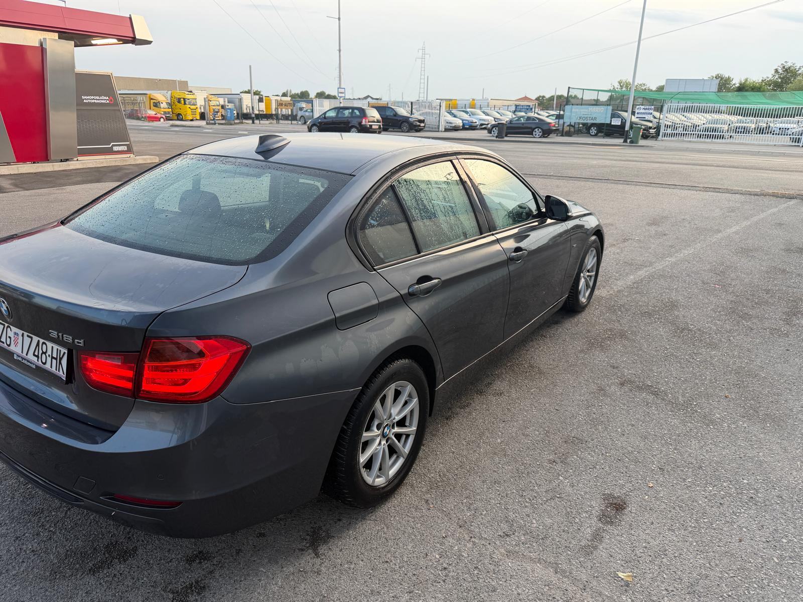 BMW serija 3 318d automatik, fotografija 8