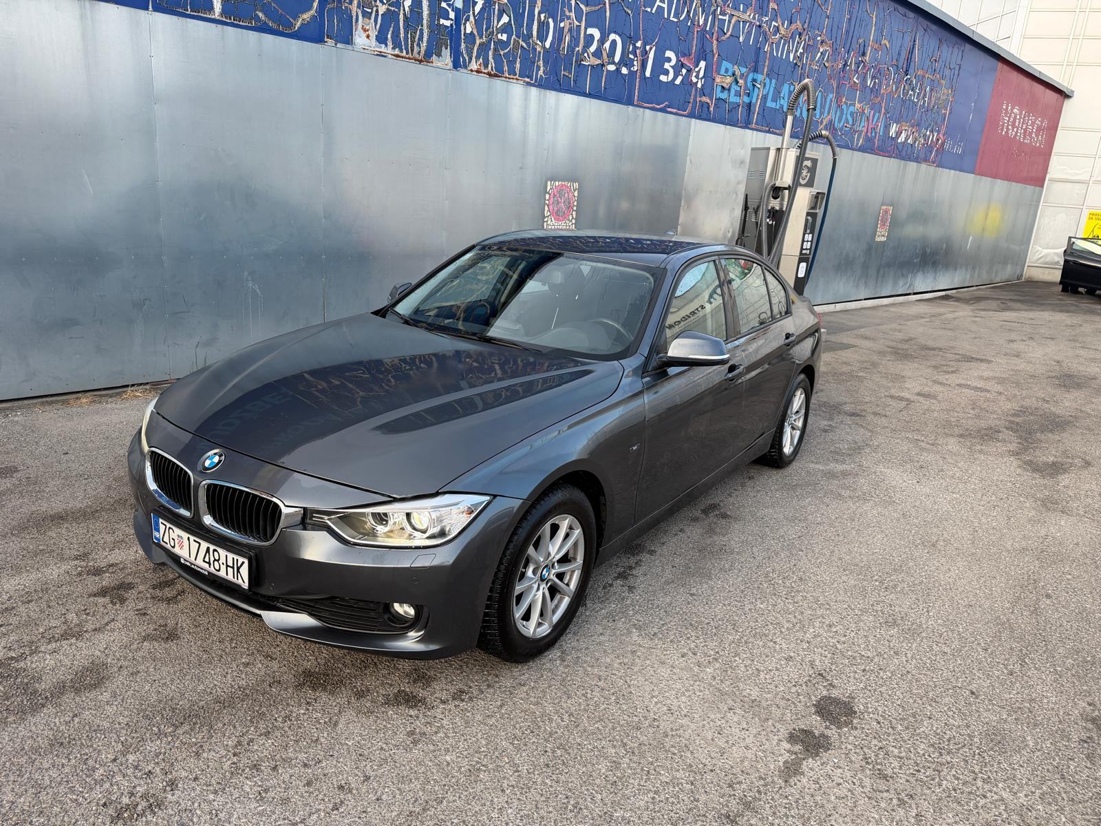 BMW serija 3 318d automatik, fotografija 3