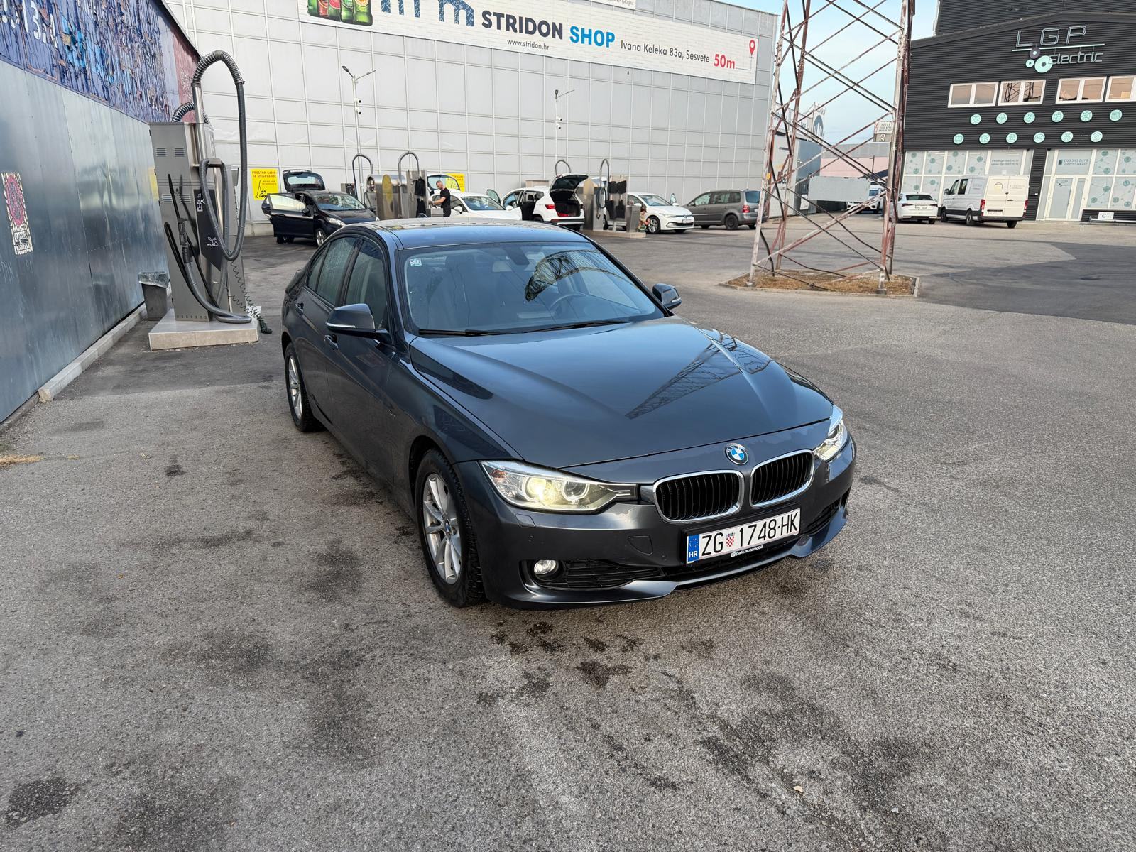 BMW serija 3 318d automatik, fotografija 1
