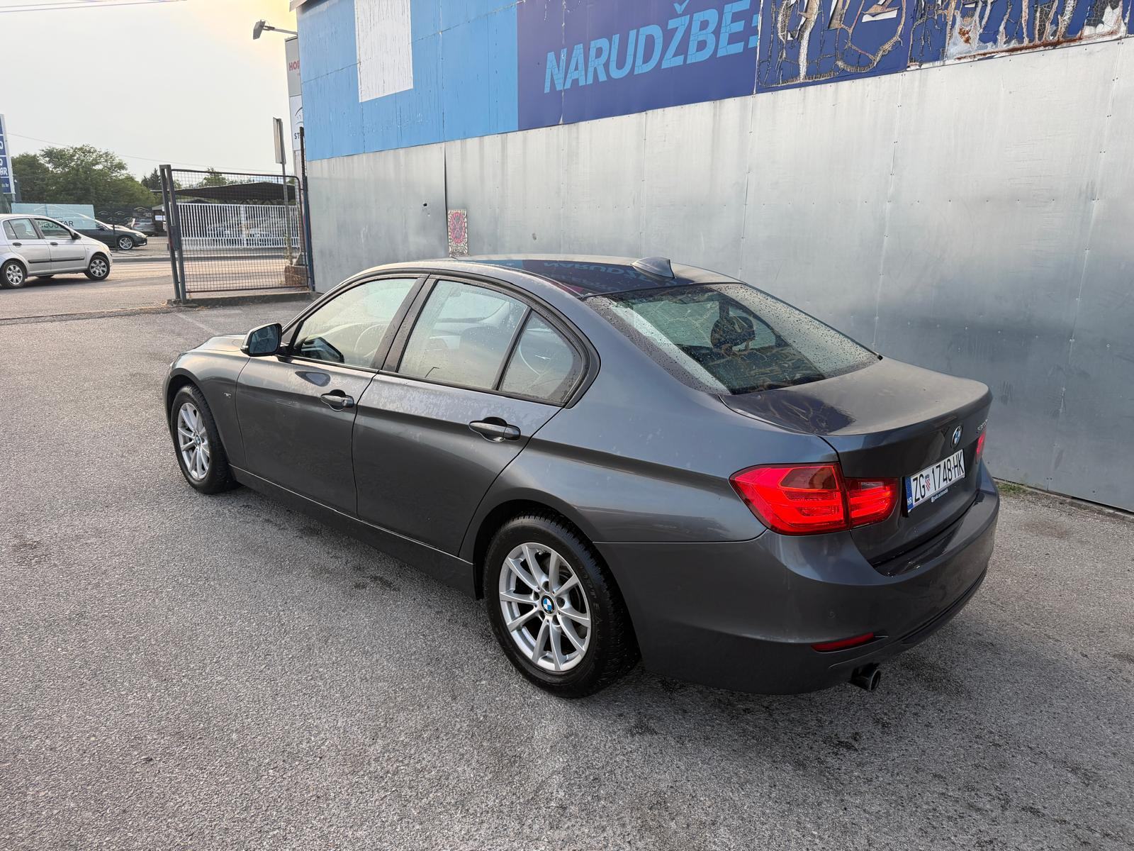 BMW serija 3 318d automatik, fotografija 4