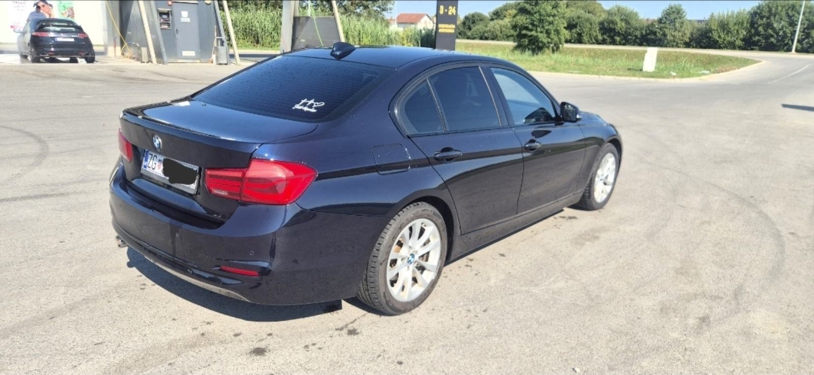 BMW serija 3 318d automatik, fotografija 2