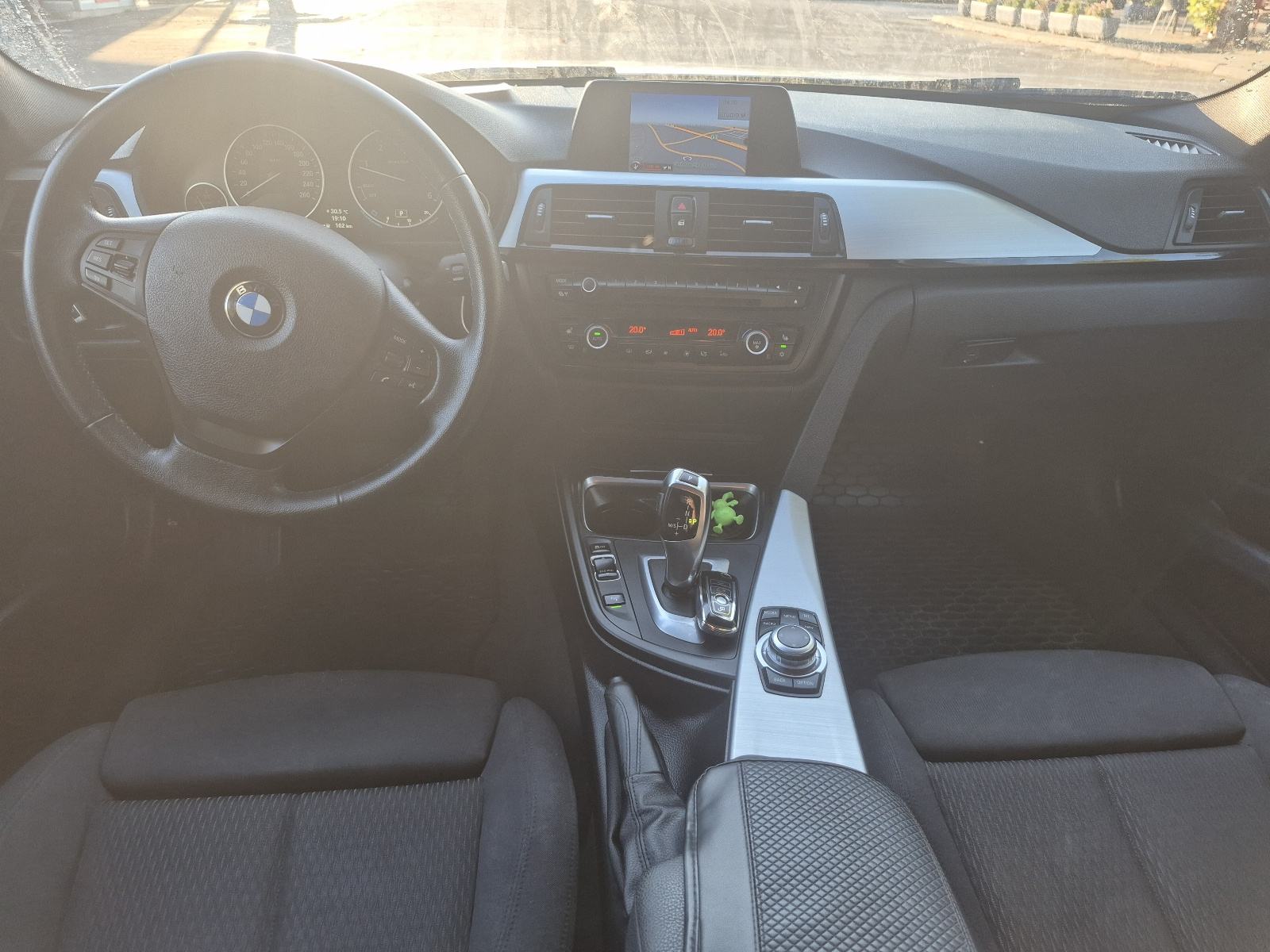 BMW F30 318d Automatik,Skrivena kuka,4dodatne zimske gume,, fotografija 9
